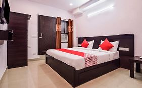 Oyo 23296 Hotel Quality Time